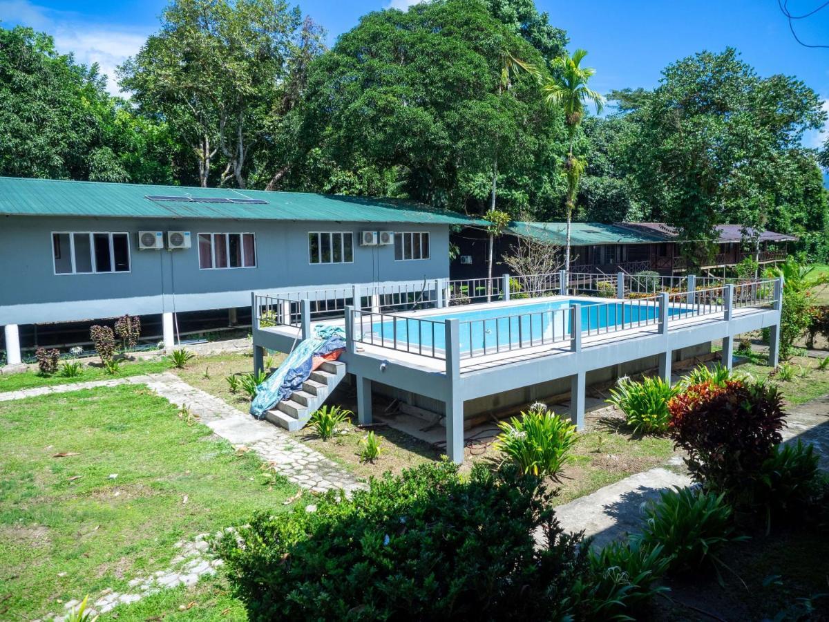 Benarat Lodge Mulu Exterior foto