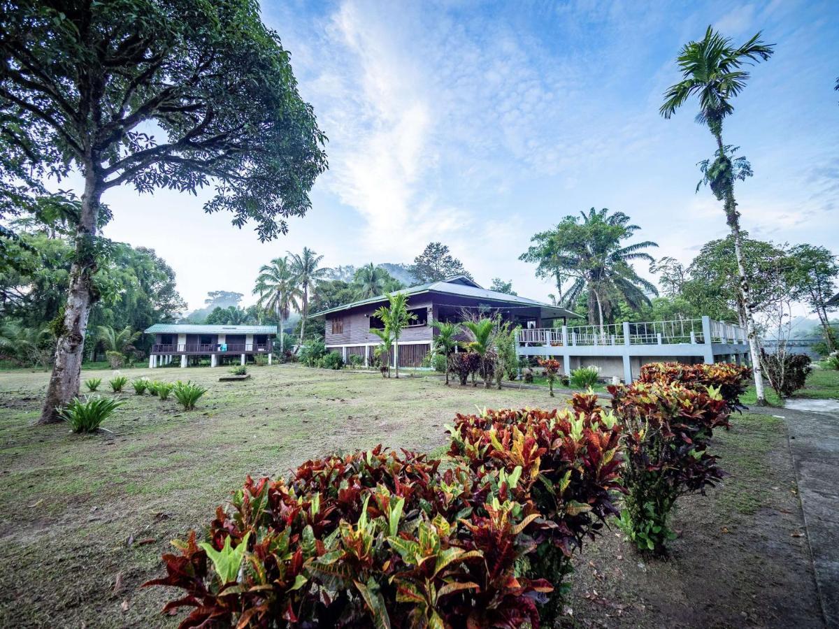 Benarat Lodge Mulu Exterior foto